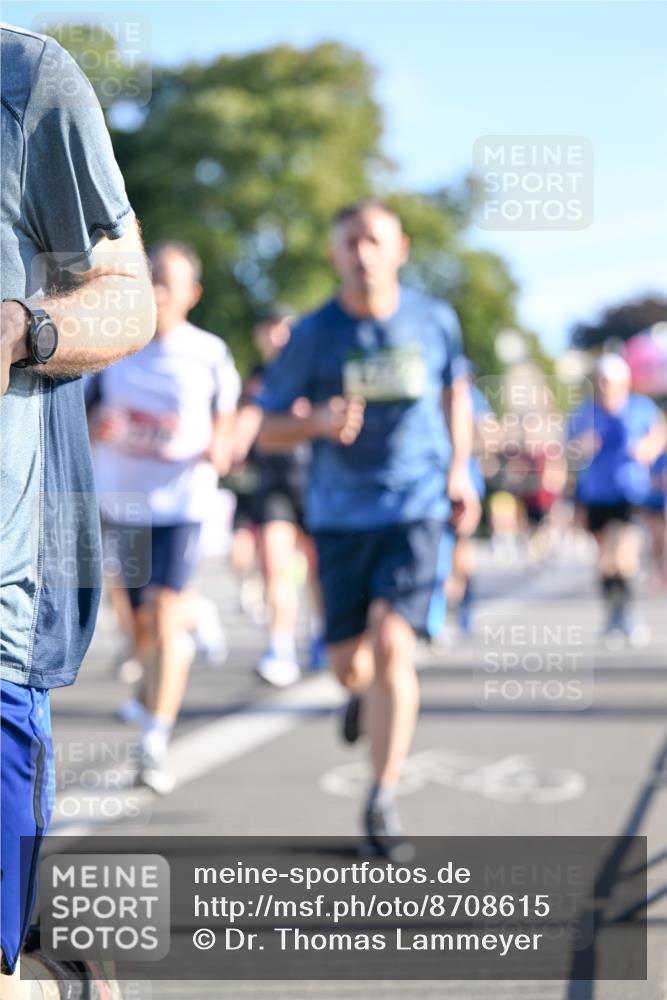 07.09.2025 - BARMER Alsterlauf Dr. Thomas Lammeyer http://msf.ph/oto/8708615 07.09.2025 09:31:16 Laufen  meine-sportfotos.de