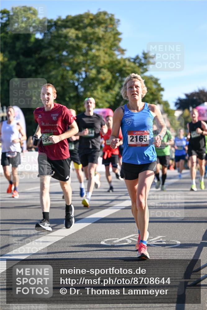 07.09.2025 - BARMER Alsterlauf Dr. Thomas Lammeyer http://msf.ph/oto/8708644 07.09.2025 09:31:21 Laufen 499, 36, 2165 meine-sportfotos.de