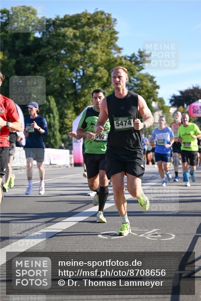 07.09.2025 - BARMER Alsterlauf Dr. Thomas Lammeyer http://msf.ph/oto/8708656 07.09.2025 09:31:24 Laufen 5807, 5921, 5474, 2174 meine-sportfotos.de