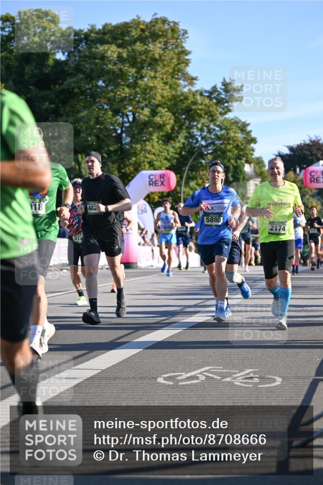 07.09.2025 - BARMER Alsterlauf Dr. Thomas Lammeyer http://msf.ph/oto/8708666 07.09.2025 09:31:25 Laufen 18, 314, 482, 5880, 2174 meine-sportfotos.de