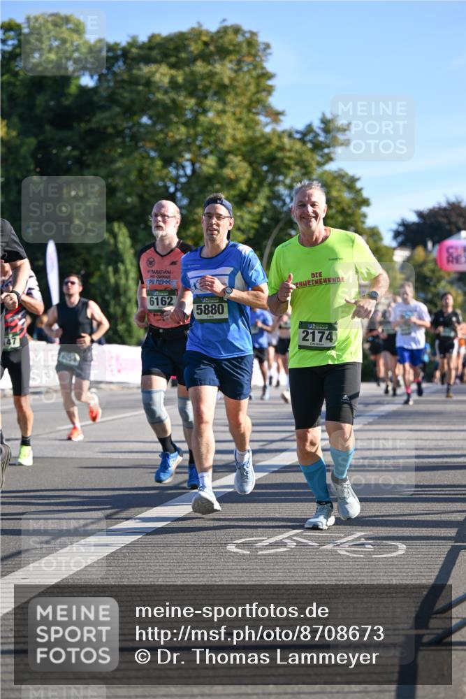 07.09.2025 - BARMER Alsterlauf Dr. Thomas Lammeyer http://msf.ph/oto/8708673 07.09.2025 09:31:26 Laufen 147, 6162, 5880, 2174 meine-sportfotos.de
