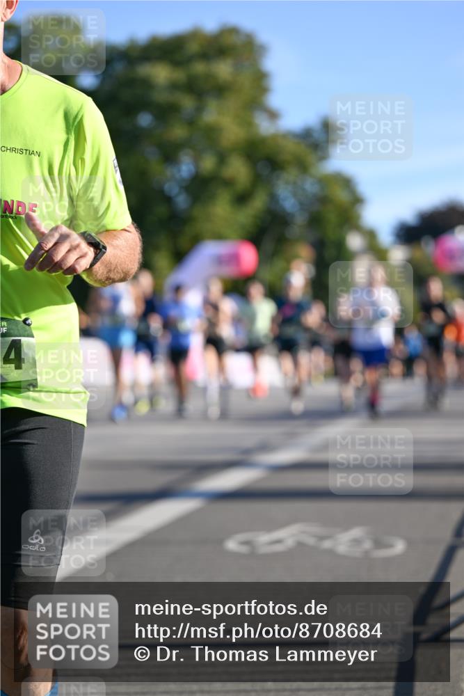07.09.2025 - BARMER Alsterlauf Dr. Thomas Lammeyer http://msf.ph/oto/8708684 07.09.2025 09:31:28 Laufen 4, 8 meine-sportfotos.de