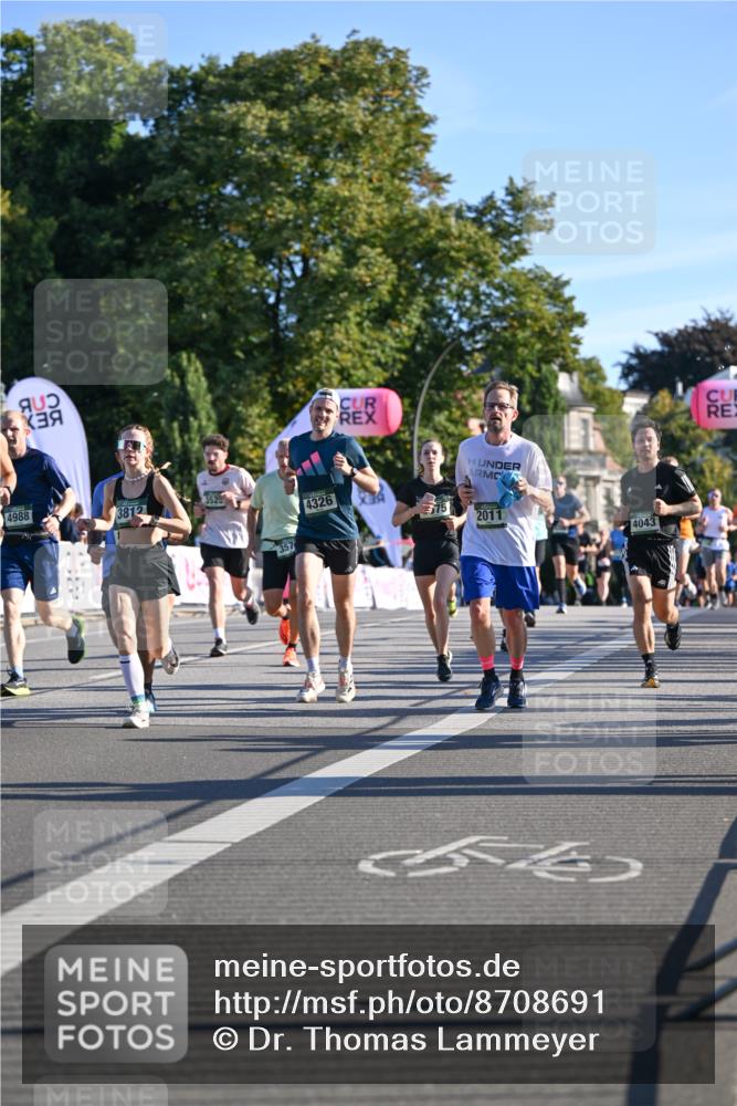 07.09.2025 - BARMER Alsterlauf Dr. Thomas Lammeyer http://msf.ph/oto/8708691 07.09.2025 09:31:30 Laufen 4988, 3529, 3812, 4326, 75, 2011, 357, 4043 meine-sportfotos.de