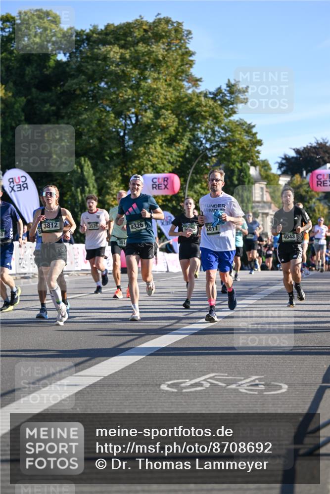 07.09.2025 - BARMER Alsterlauf Dr. Thomas Lammeyer http://msf.ph/oto/8708692 07.09.2025 09:31:30 Laufen 3812, 3525, 357, 4326, 55, 2011, 4043 meine-sportfotos.de