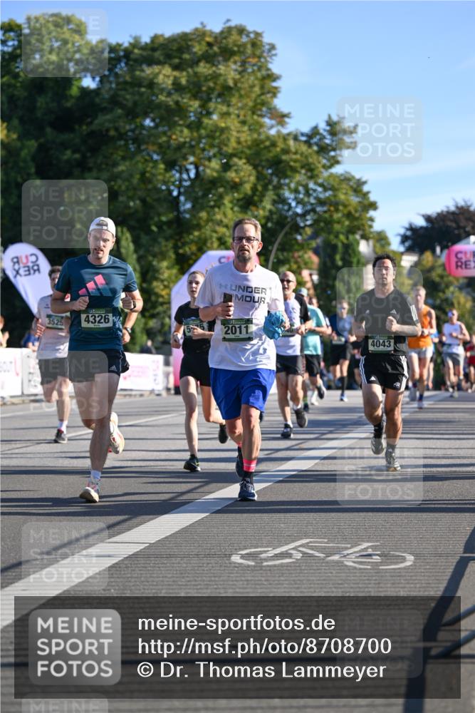 07.09.2025 - BARMER Alsterlauf Dr. Thomas Lammeyer http://msf.ph/oto/8708700 07.09.2025 09:31:31 Laufen 3525, 4326, 2011, 4043 meine-sportfotos.de