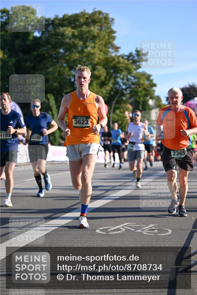 07.09.2025 - BARMER Alsterlauf Dr. Thomas Lammeyer http://msf.ph/oto/8708734 07.09.2025 09:31:36 Laufen 4103, 8200, 3623, 6, 2365 meine-sportfotos.de