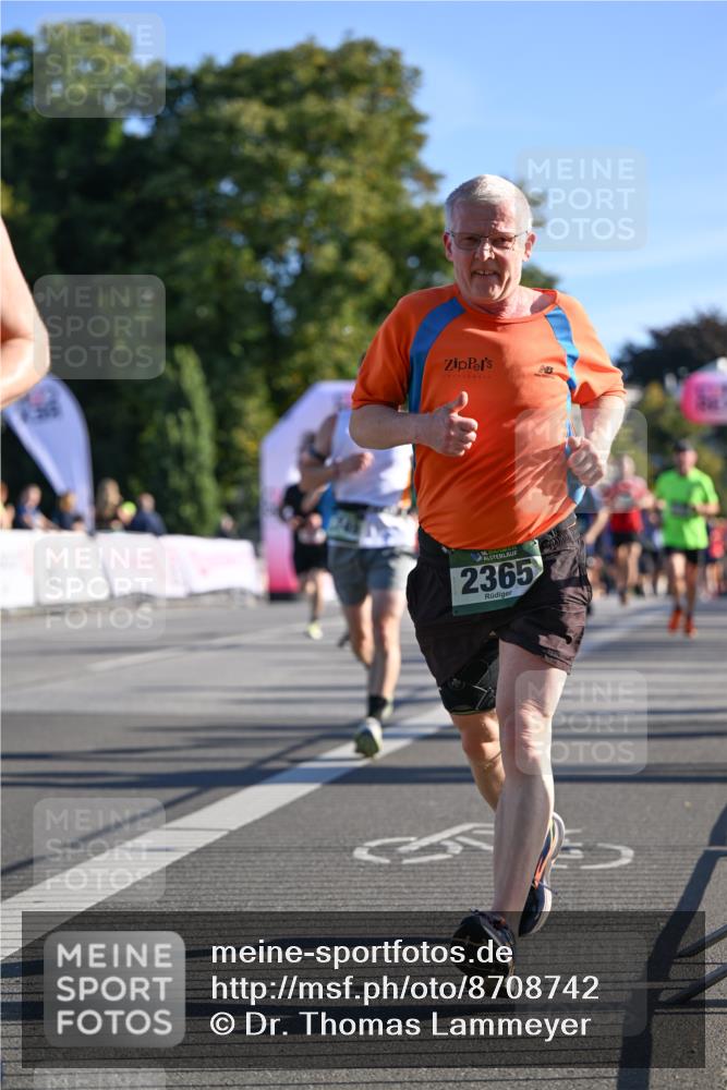 07.09.2025 - BARMER Alsterlauf Dr. Thomas Lammeyer http://msf.ph/oto/8708742 07.09.2025 09:31:37 Laufen 36, 2365 meine-sportfotos.de