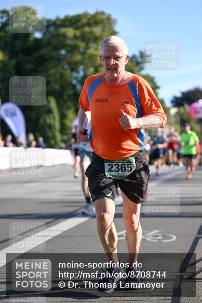 07.09.2025 - BARMER Alsterlauf Dr. Thomas Lammeyer http://msf.ph/oto/8708744 07.09.2025 09:31:37 Laufen 2365 meine-sportfotos.de