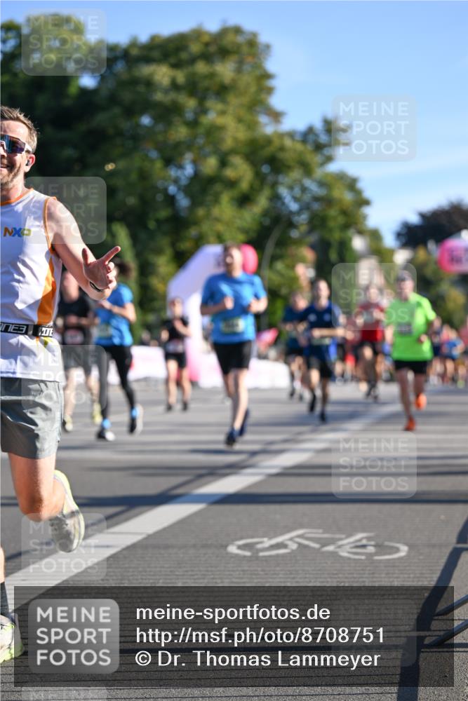 07.09.2025 - BARMER Alsterlauf Dr. Thomas Lammeyer http://msf.ph/oto/8708751 07.09.2025 09:31:39 Laufen  meine-sportfotos.de