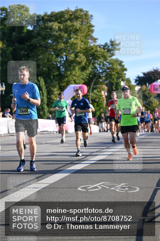 07.09.2025 - BARMER Alsterlauf Dr. Thomas Lammeyer http://msf.ph/oto/8708752 07.09.2025 09:31:40 Laufen 5948, 8089, 2173 meine-sportfotos.de