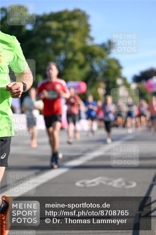 07.09.2025 - BARMER Alsterlauf Dr. Thomas Lammeyer http://msf.ph/oto/8708765 07.09.2025 09:31:44 Laufen  meine-sportfotos.de