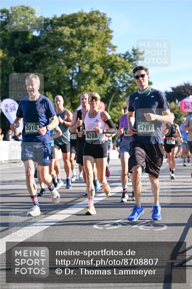 07.09.2025 - BARMER Alsterlauf Dr. Thomas Lammeyer http://msf.ph/oto/8708807 07.09.2025 09:31:50 Laufen 845, 2010, 6133, 6288, 62, 4797, 2129 meine-sportfotos.de