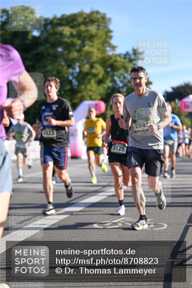 07.09.2025 - BARMER Alsterlauf Dr. Thomas Lammeyer http://msf.ph/oto/8708823 07.09.2025 09:31:53 Laufen 2823, 2125, 2894 meine-sportfotos.de