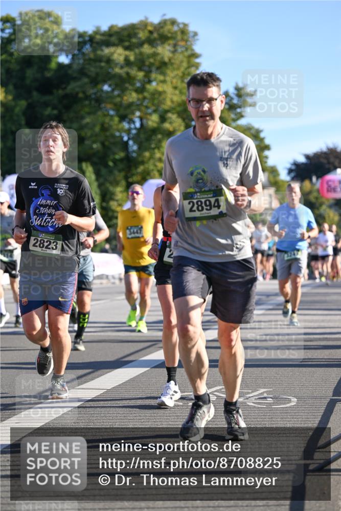 07.09.2025 - BARMER Alsterlauf Dr. Thomas Lammeyer http://msf.ph/oto/8708825 07.09.2025 09:31:53 Laufen 10, 2823, 3447, 2, 2894, 9 meine-sportfotos.de