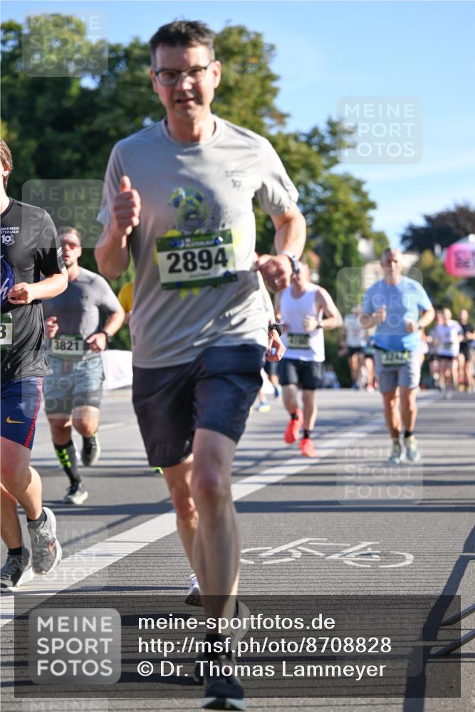 07.09.2025 - BARMER Alsterlauf Dr. Thomas Lammeyer http://msf.ph/oto/8708828 07.09.2025 09:31:54 Laufen 10, 3, 3821, 2894 meine-sportfotos.de