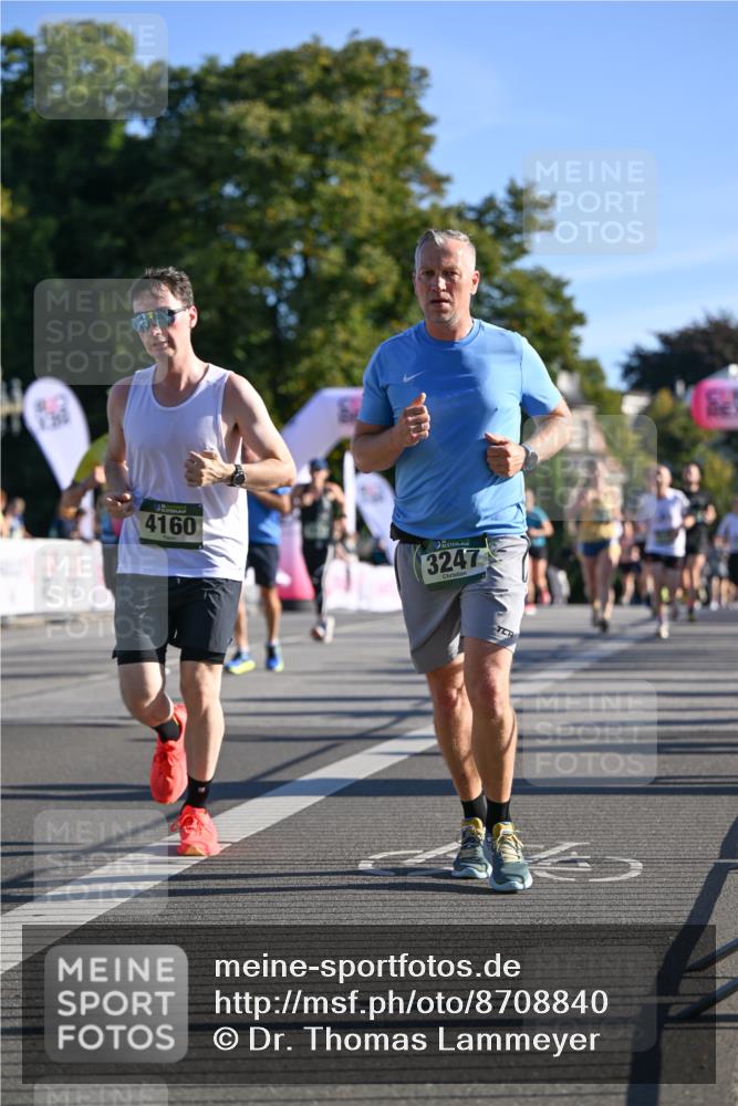 07.09.2025 - BARMER Alsterlauf Dr. Thomas Lammeyer http://msf.ph/oto/8708840 07.09.2025 09:31:56 Laufen 4160, 3247 meine-sportfotos.de