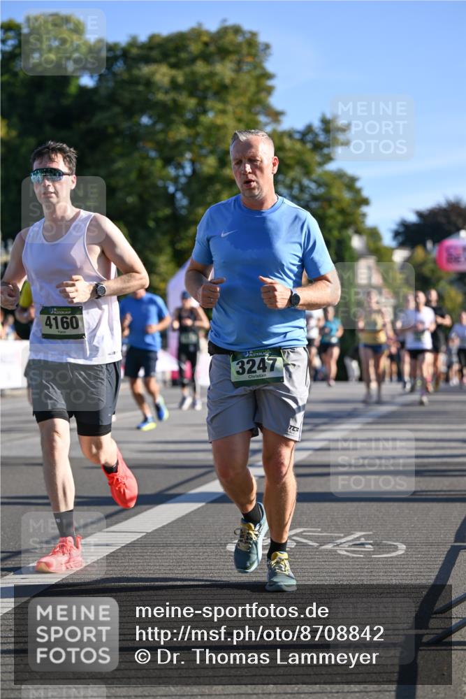 07.09.2025 - BARMER Alsterlauf Dr. Thomas Lammeyer http://msf.ph/oto/8708842 07.09.2025 09:31:56 Laufen 4160, 3247 meine-sportfotos.de