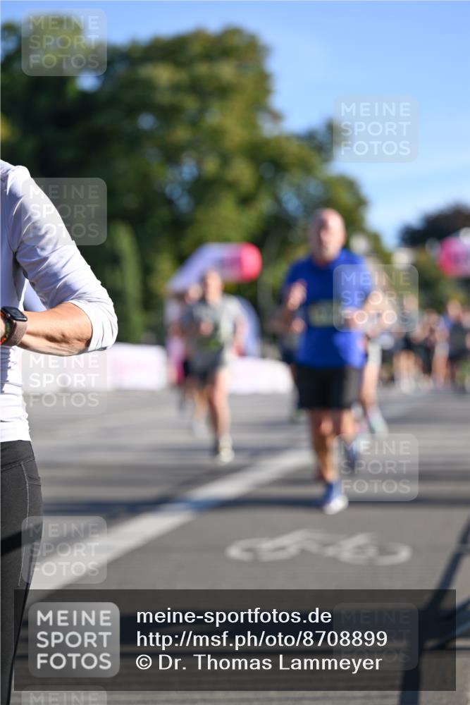 07.09.2025 - BARMER Alsterlauf Dr. Thomas Lammeyer http://msf.ph/oto/8708899 07.09.2025 09:32:05 Laufen  meine-sportfotos.de