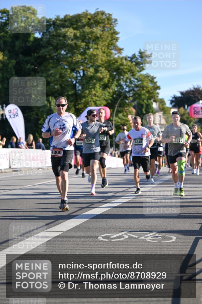 07.09.2025 - BARMER Alsterlauf Dr. Thomas Lammeyer http://msf.ph/oto/8708929 07.09.2025 09:32:10 Laufen 4300, 2776, 5543, 4848, 4275, 6456 meine-sportfotos.de