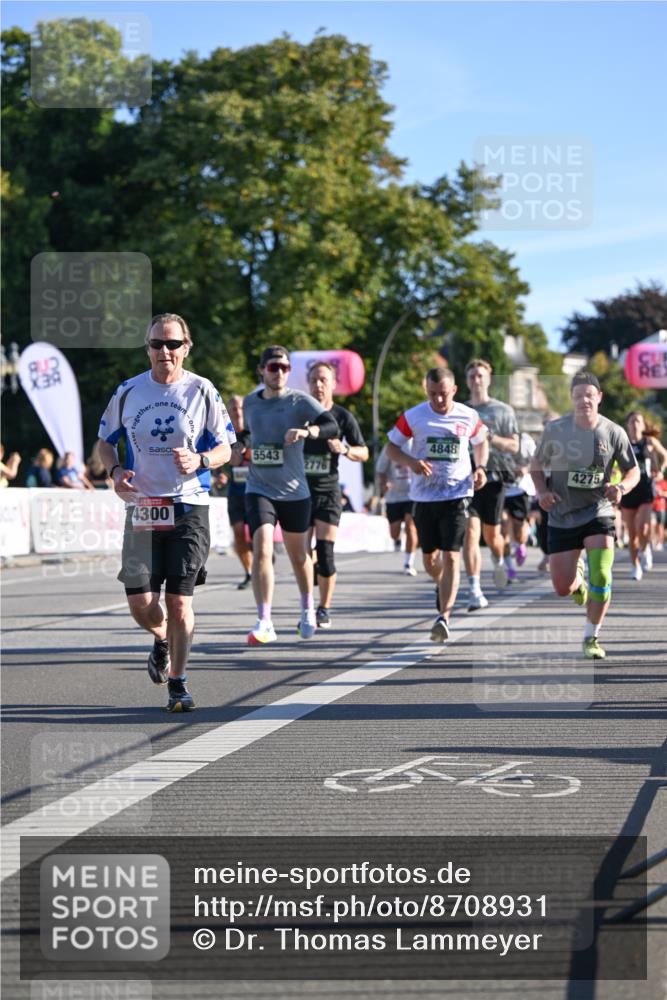 07.09.2025 - BARMER Alsterlauf Dr. Thomas Lammeyer http://msf.ph/oto/8708931 07.09.2025 09:32:10 Laufen 4848, 5543, 4275, 4300 meine-sportfotos.de