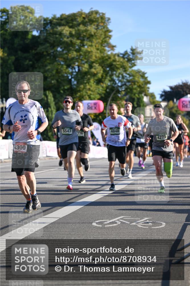 07.09.2025 - BARMER Alsterlauf Dr. Thomas Lammeyer http://msf.ph/oto/8708934 07.09.2025 09:32:11 Laufen 5543, 4300, 4848, 4275 meine-sportfotos.de