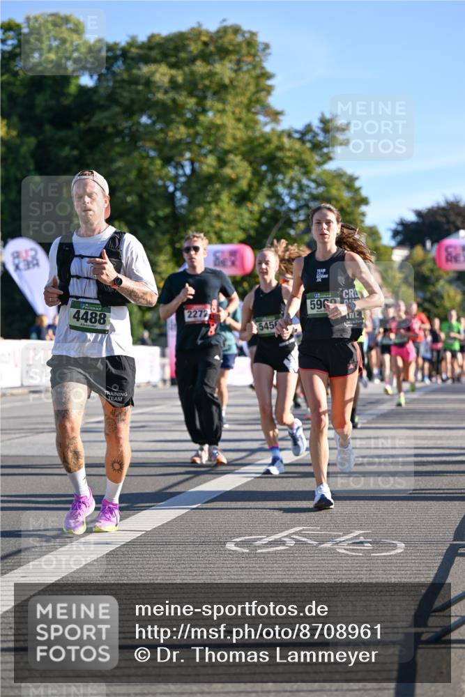 07.09.2025 - BARMER Alsterlauf Dr. Thomas Lammeyer http://msf.ph/oto/8708961 07.09.2025 09:32:15 Laufen 4488, 2272, 5456, 5969 meine-sportfotos.de
