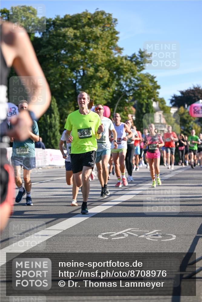 07.09.2025 - BARMER Alsterlauf Dr. Thomas Lammeyer http://msf.ph/oto/8708976 07.09.2025 09:32:17 Laufen 1, 39, 2569, 3835, 886 meine-sportfotos.de