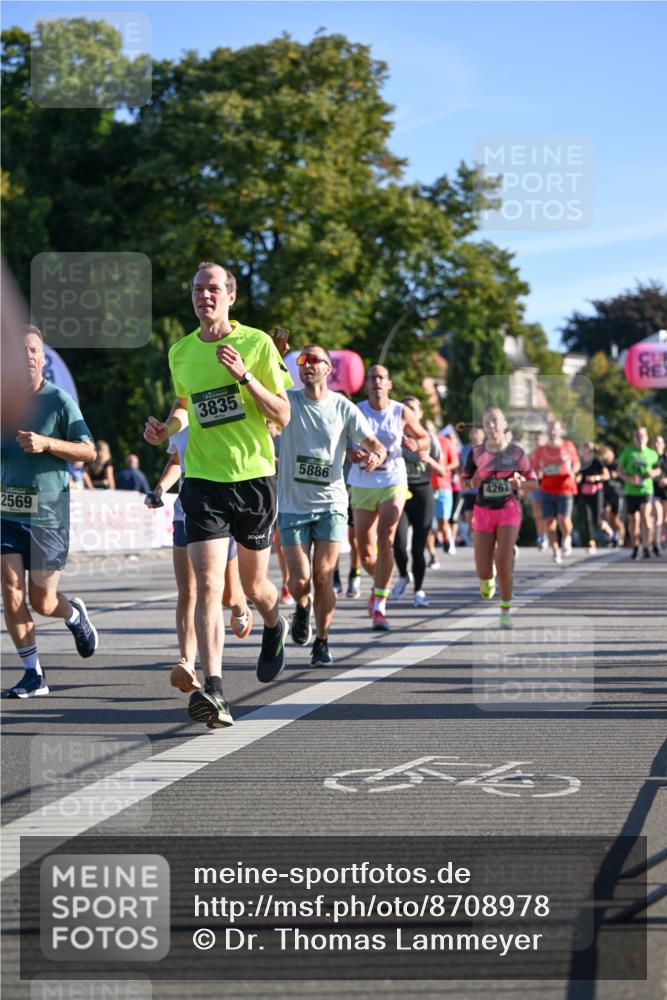 07.09.2025 - BARMER Alsterlauf Dr. Thomas Lammeyer http://msf.ph/oto/8708978 07.09.2025 09:32:17 Laufen 2569, 3835, 5886, 4267 meine-sportfotos.de