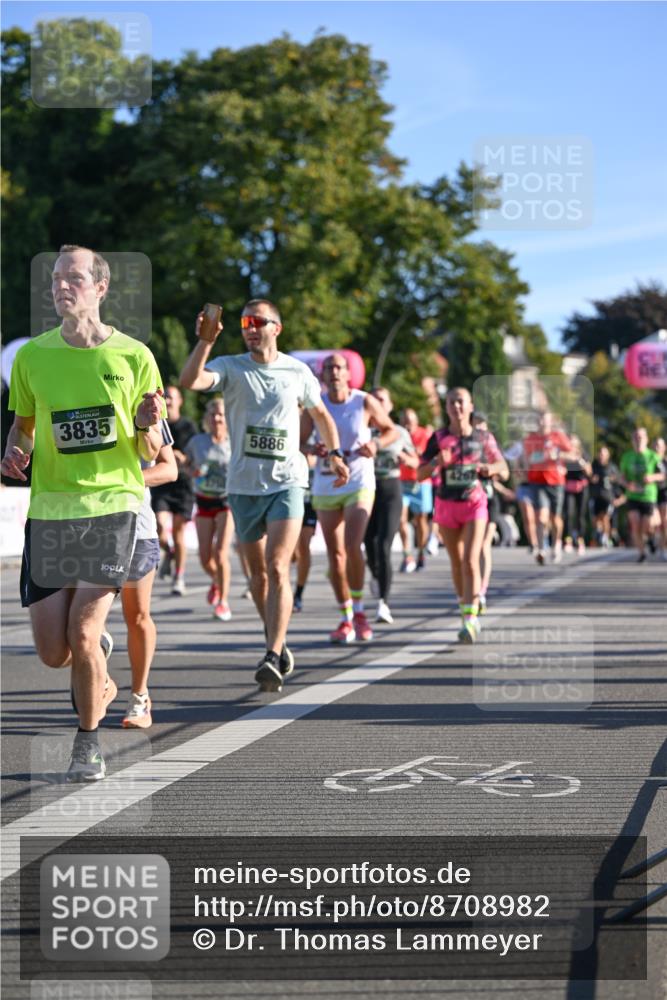 07.09.2025 - BARMER Alsterlauf Dr. Thomas Lammeyer http://msf.ph/oto/8708982 07.09.2025 09:32:18 Laufen 3835, 5886 meine-sportfotos.de
