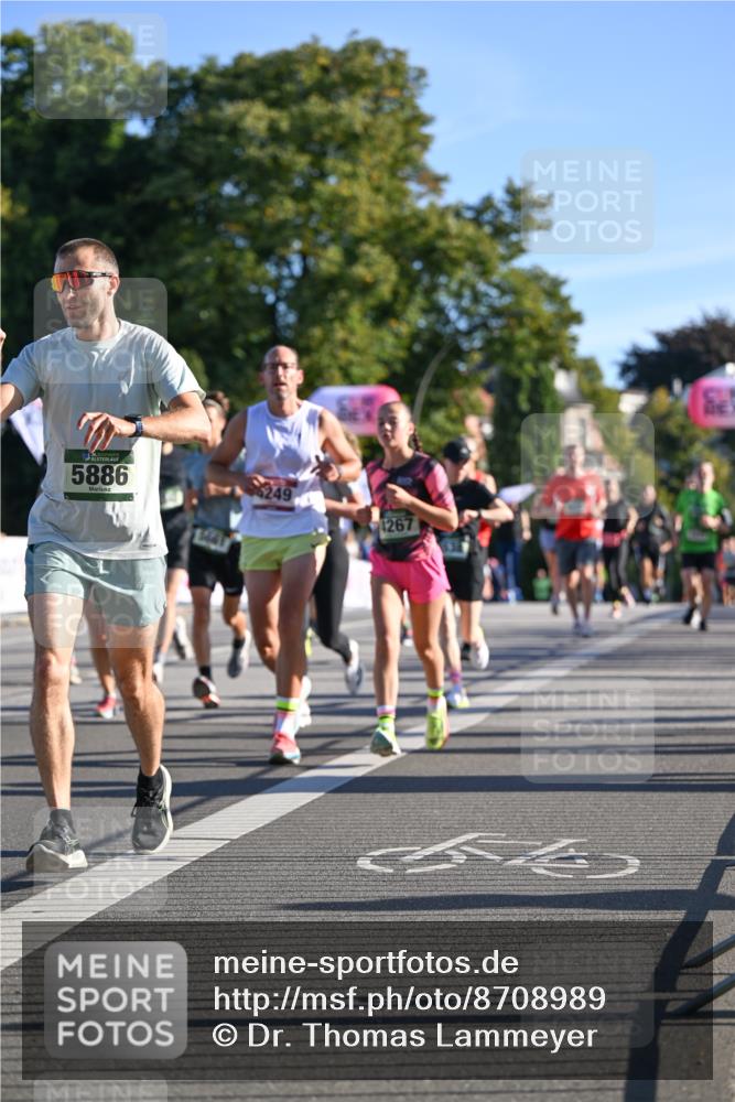 07.09.2025 - BARMER Alsterlauf Dr. Thomas Lammeyer http://msf.ph/oto/8708989 07.09.2025 09:32:19 Laufen 5886, 249, 1267 meine-sportfotos.de
