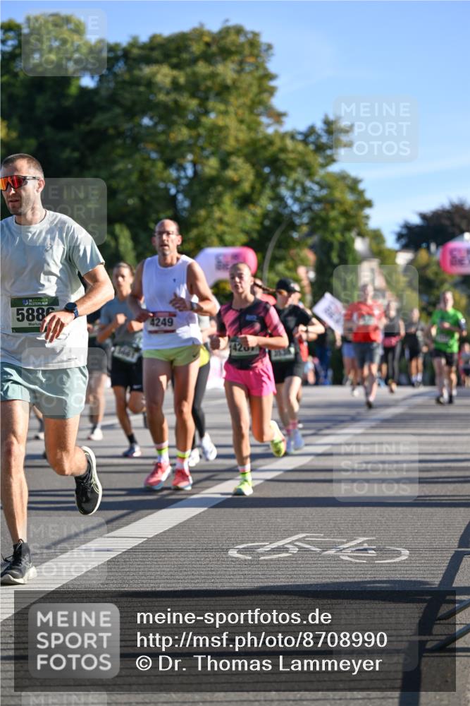 07.09.2025 - BARMER Alsterlauf Dr. Thomas Lammeyer http://msf.ph/oto/8708990 07.09.2025 09:32:19 Laufen 36, 5886, 4249, 420 meine-sportfotos.de