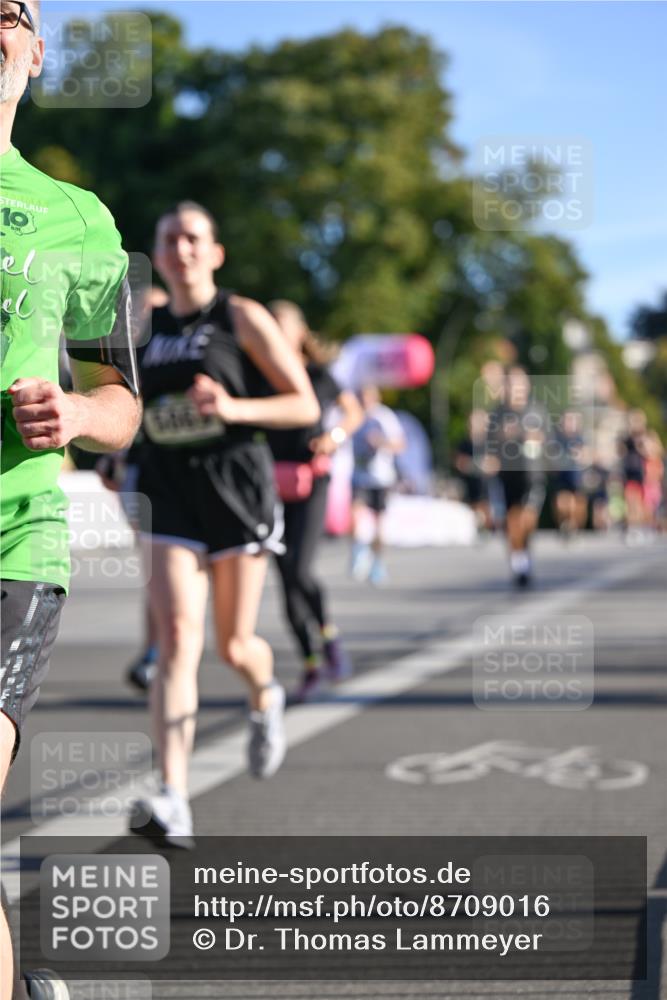 07.09.2025 - BARMER Alsterlauf Dr. Thomas Lammeyer http://msf.ph/oto/8709016 07.09.2025 09:32:25 Laufen 10, 44 meine-sportfotos.de