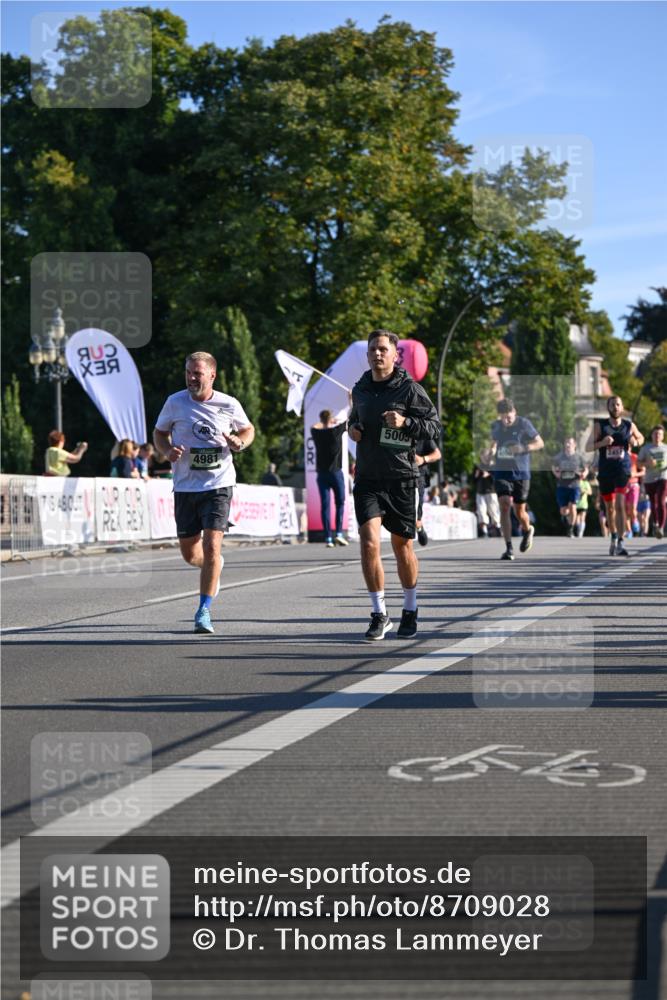 07.09.2025 - BARMER Alsterlauf Dr. Thomas Lammeyer http://msf.ph/oto/8709028 07.09.2025 09:32:27 Laufen 4981, 5005 meine-sportfotos.de