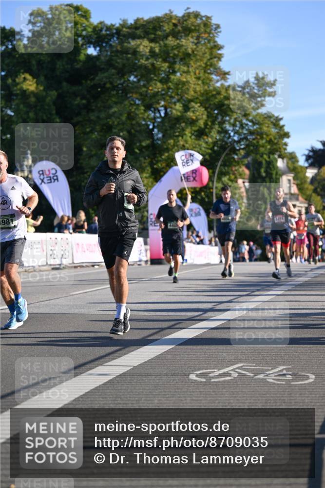 07.09.2025 - BARMER Alsterlauf Dr. Thomas Lammeyer http://msf.ph/oto/8709035 07.09.2025 09:32:28 Laufen 1981, 2451 meine-sportfotos.de