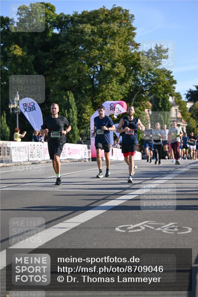 07.09.2025 - BARMER Alsterlauf Dr. Thomas Lammeyer http://msf.ph/oto/8709046 07.09.2025 09:32:30 Laufen 4460, 4956, 2451 meine-sportfotos.de