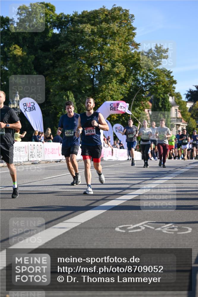 07.09.2025 - BARMER Alsterlauf Dr. Thomas Lammeyer http://msf.ph/oto/8709052 07.09.2025 09:32:31 Laufen 50, 4956, 2451, 8174, 8050, 2419 meine-sportfotos.de
