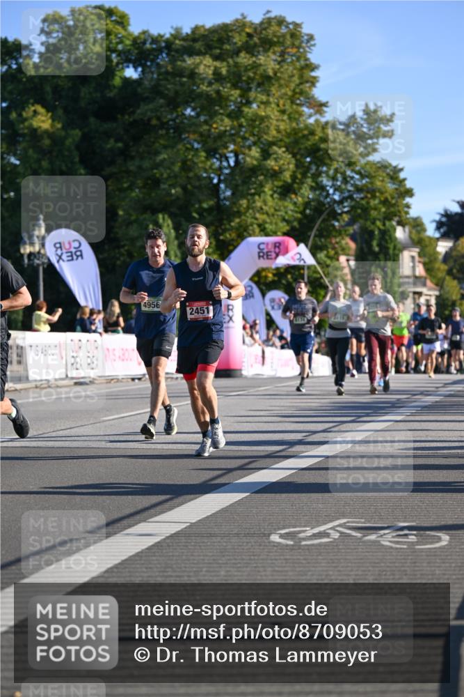 07.09.2025 - BARMER Alsterlauf Dr. Thomas Lammeyer http://msf.ph/oto/8709053 07.09.2025 09:32:31 Laufen 4956, 2451, 9901 meine-sportfotos.de