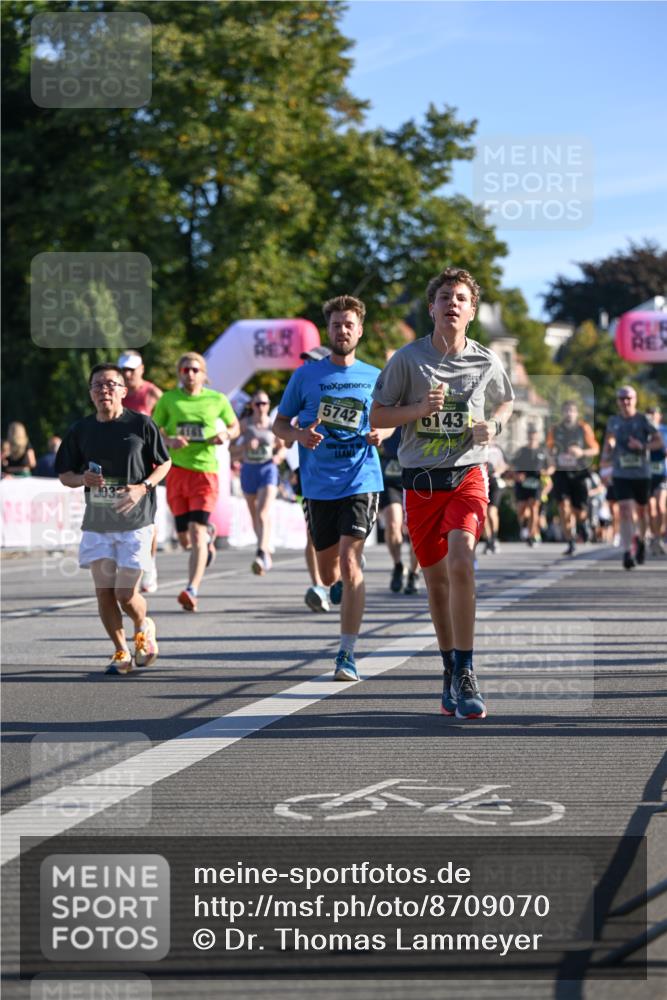 07.09.2025 - BARMER Alsterlauf Dr. Thomas Lammeyer http://msf.ph/oto/8709070 07.09.2025 09:32:38 Laufen 5742, 6143 meine-sportfotos.de