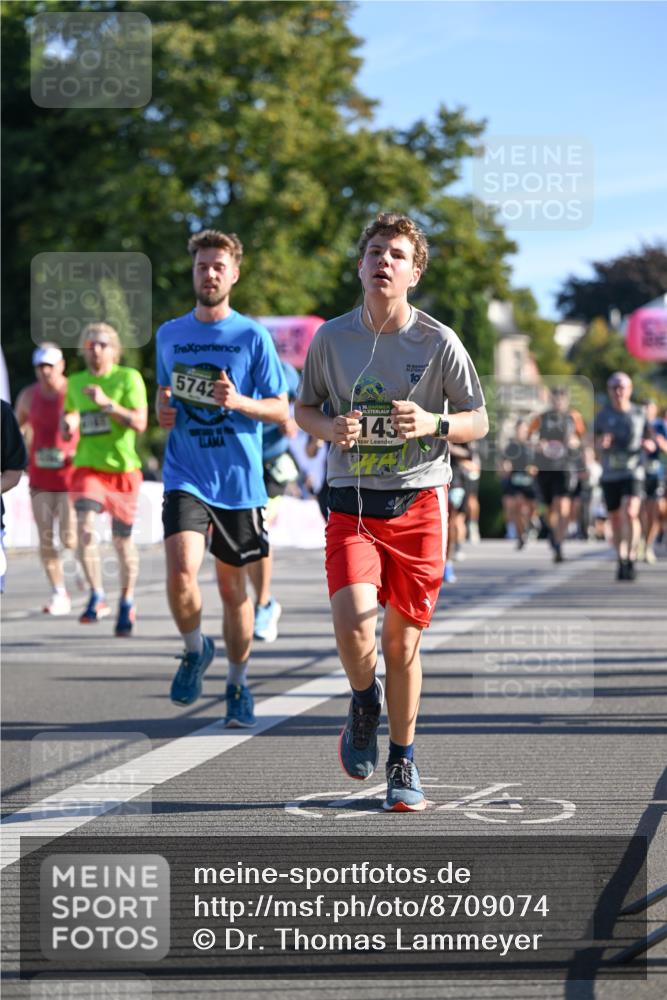 07.09.2025 - BARMER Alsterlauf Dr. Thomas Lammeyer http://msf.ph/oto/8709074 07.09.2025 09:32:39 Laufen 5742, 36, 143 meine-sportfotos.de