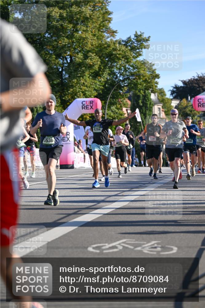 07.09.2025 - BARMER Alsterlauf Dr. Thomas Lammeyer http://msf.ph/oto/8709084 07.09.2025 09:32:40 Laufen 8284, 5530, 3599, 5026, 8290, 3948, 554 meine-sportfotos.de