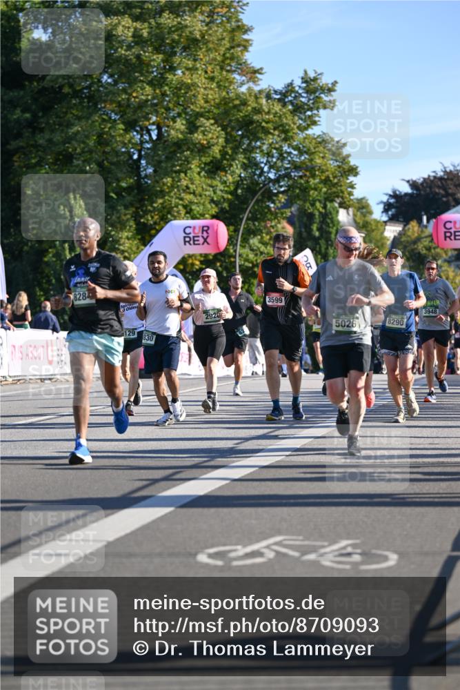 07.09.2025 - BARMER Alsterlauf Dr. Thomas Lammeyer http://msf.ph/oto/8709093 07.09.2025 09:32:42 Laufen 8284, 129, 830, 2920, 3599, 8290, 5026, 554, 3948 meine-sportfotos.de