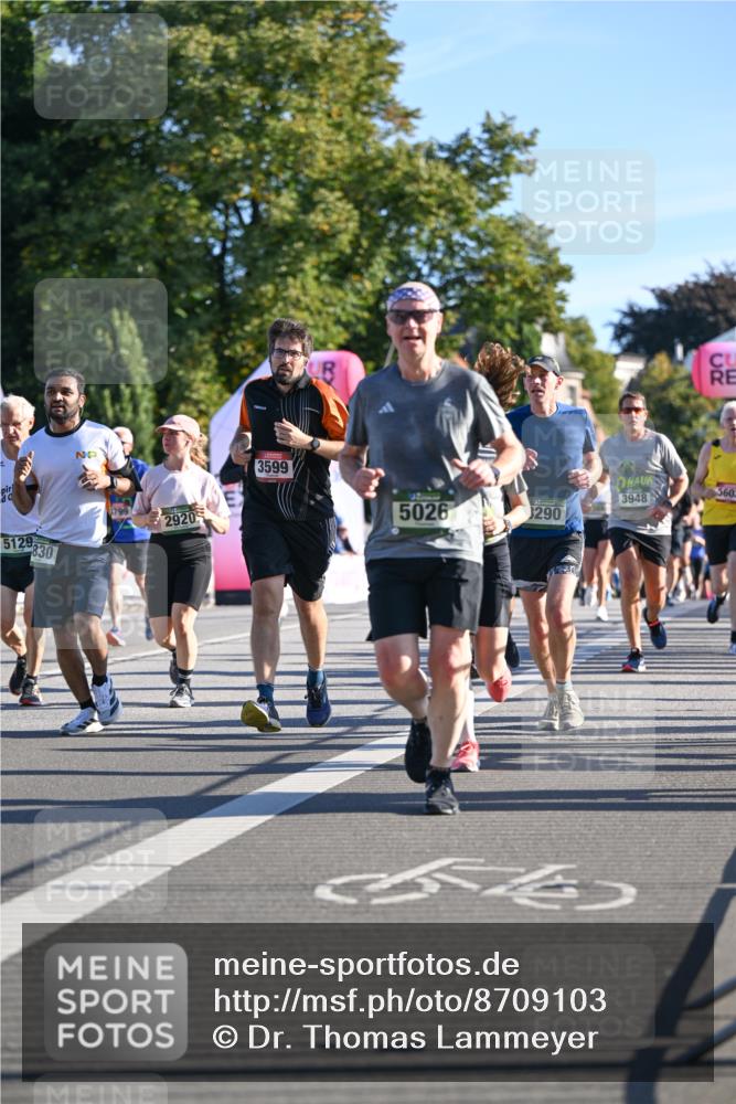 07.09.2025 - BARMER Alsterlauf Dr. Thomas Lammeyer http://msf.ph/oto/8709103 07.09.2025 09:32:43 Laufen 512830, 2920, 3599, 5026, 290, 3948, 560 meine-sportfotos.de