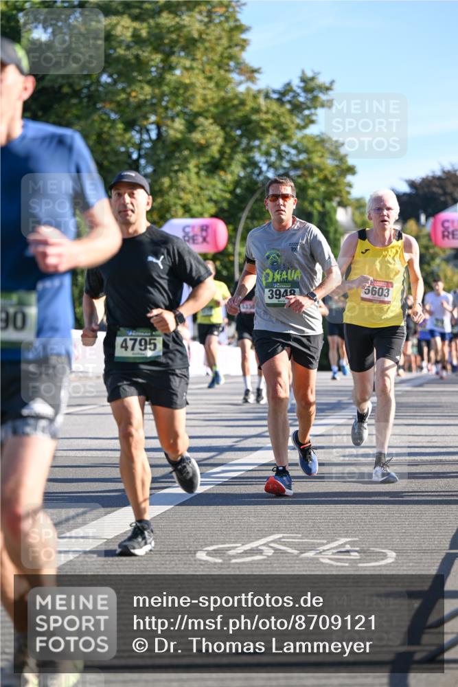 07.09.2025 - BARMER Alsterlauf Dr. Thomas Lammeyer http://msf.ph/oto/8709121 07.09.2025 09:32:46 Laufen 90, 4795, 3948, 5603 meine-sportfotos.de