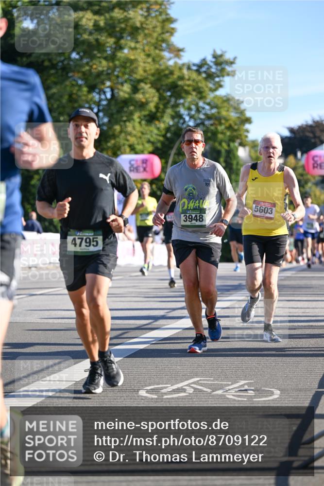 07.09.2025 - BARMER Alsterlauf Dr. Thomas Lammeyer http://msf.ph/oto/8709122 07.09.2025 09:32:46 Laufen 4795, 3948, 5603 meine-sportfotos.de