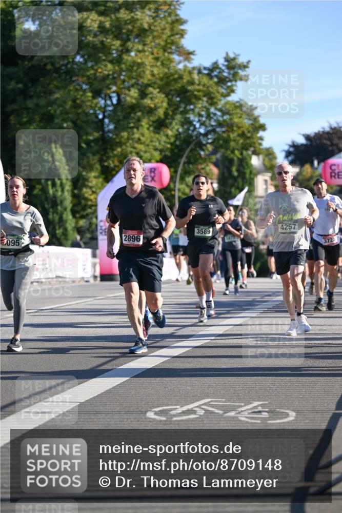 07.09.2025 - BARMER Alsterlauf Dr. Thomas Lammeyer http://msf.ph/oto/8709148 07.09.2025 09:32:50 Laufen 2896, 095, 3589, 4257, 3725 meine-sportfotos.de