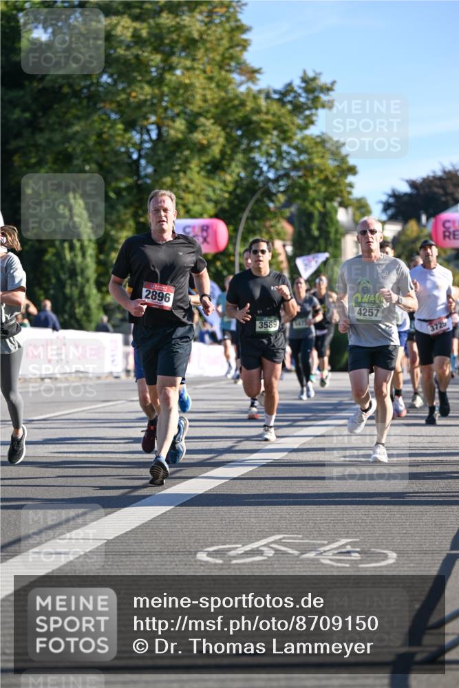 07.09.2025 - BARMER Alsterlauf Dr. Thomas Lammeyer http://msf.ph/oto/8709150 07.09.2025 09:32:51 Laufen 2896, 3589, 4257, 3725 meine-sportfotos.de