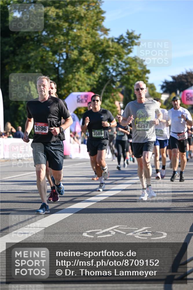 07.09.2025 - BARMER Alsterlauf Dr. Thomas Lammeyer http://msf.ph/oto/8709152 07.09.2025 09:32:51 Laufen 2896, 177, 3589, 4257, 3748, 3725 meine-sportfotos.de