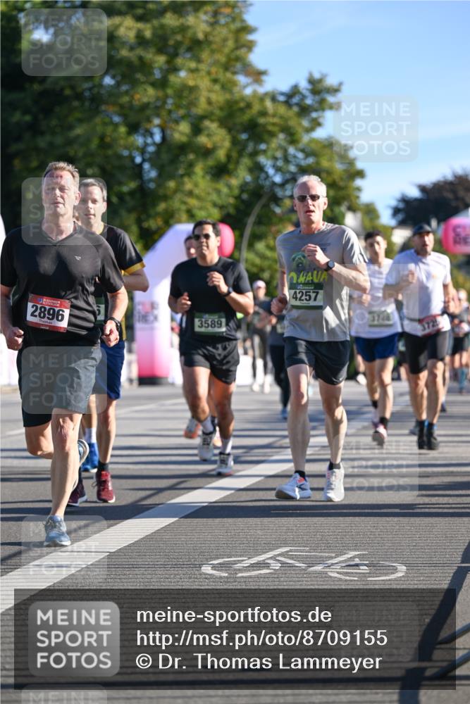 07.09.2025 - BARMER Alsterlauf Dr. Thomas Lammeyer http://msf.ph/oto/8709155 07.09.2025 09:32:52 Laufen 2896, 3589, 4257, 3744, 3725 meine-sportfotos.de