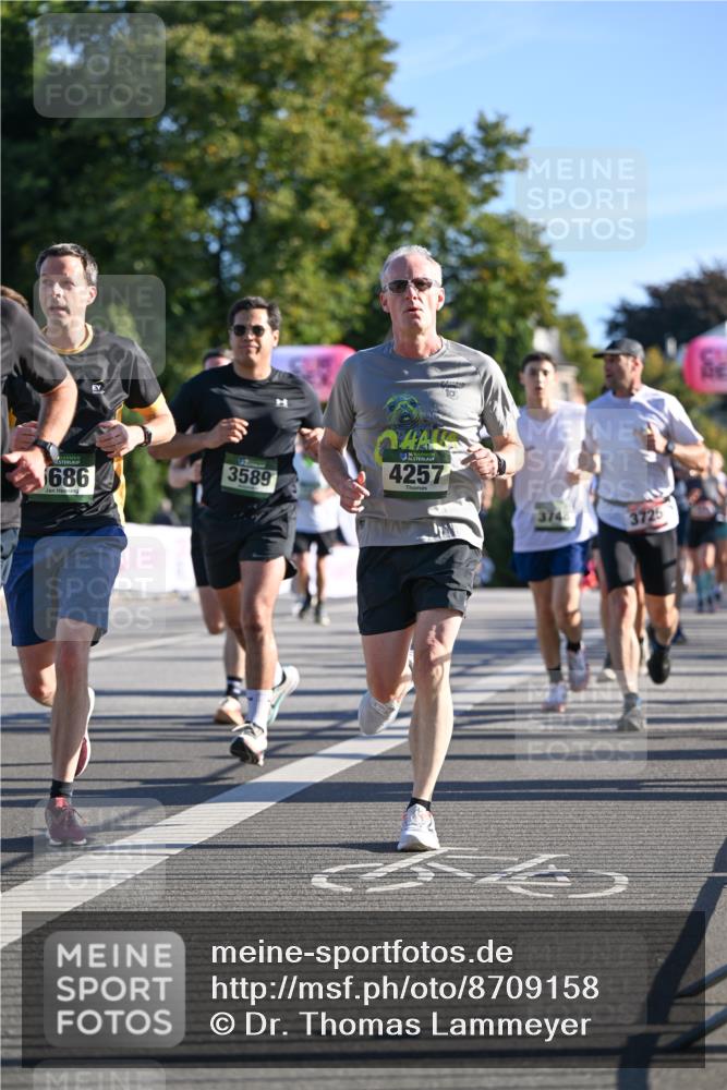 07.09.2025 - BARMER Alsterlauf Dr. Thomas Lammeyer http://msf.ph/oto/8709158 07.09.2025 09:32:52 Laufen 14, 686, 3589, 4257, 3748, 3725 meine-sportfotos.de