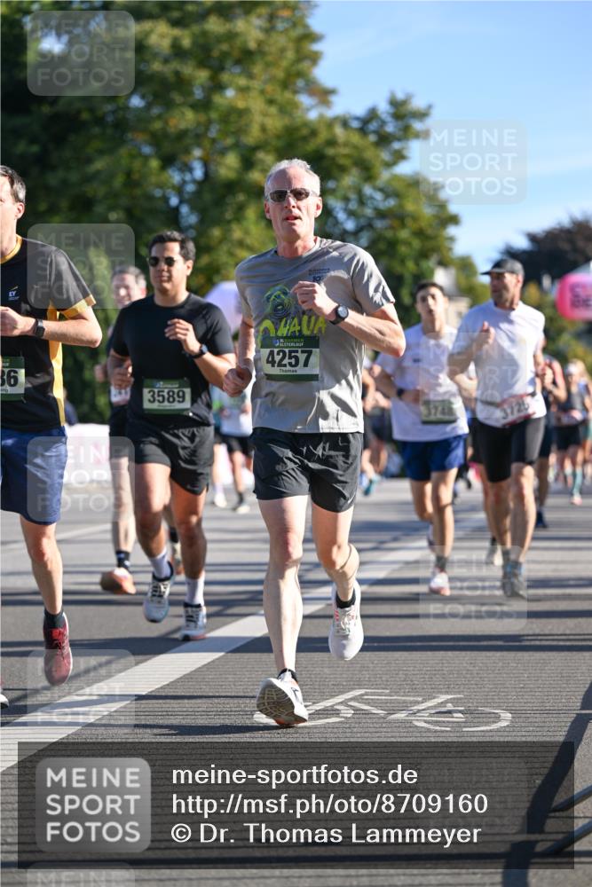 07.09.2025 - BARMER Alsterlauf Dr. Thomas Lammeyer http://msf.ph/oto/8709160 07.09.2025 09:32:52 Laufen 36, 3589, 16, 4257, 3748, 3725 meine-sportfotos.de